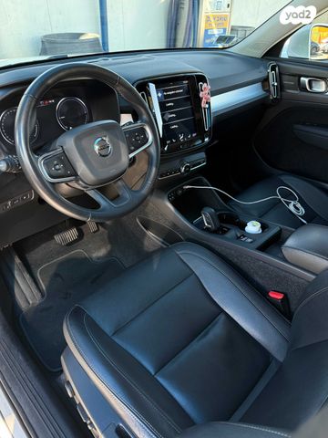 וולוו XC40