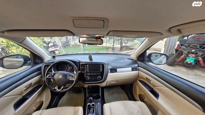 מיצובישי אאוטלנדר