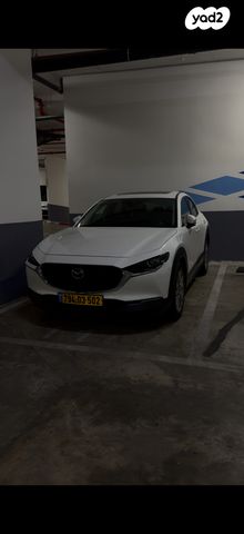 מודעת רכב מאזדה CX-30