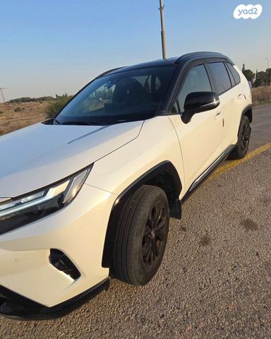 טויוטה RAV4