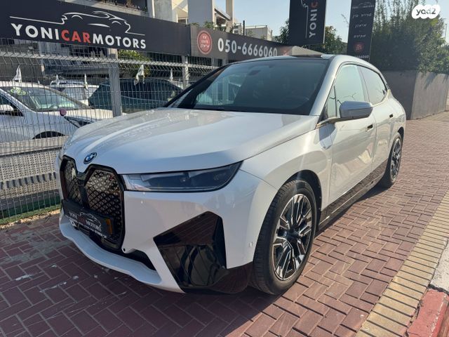 מודעת רכב ב מ וו iX