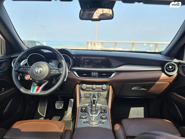 אלפא רומיאו סטלביו