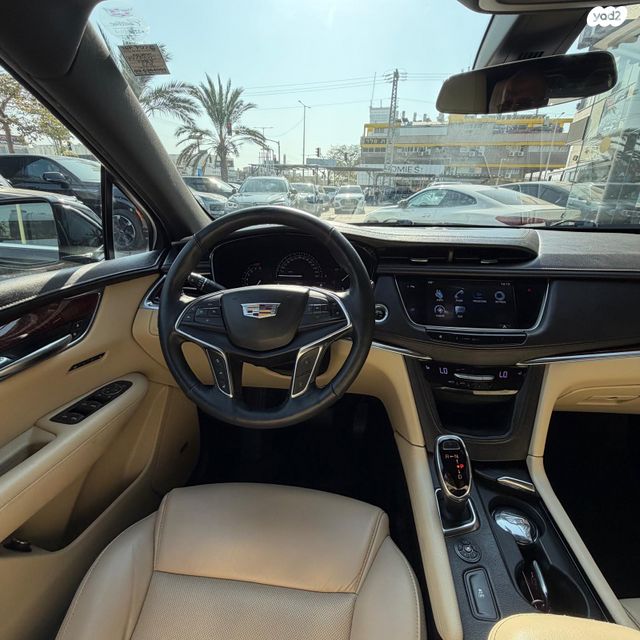 קאדילק XT5