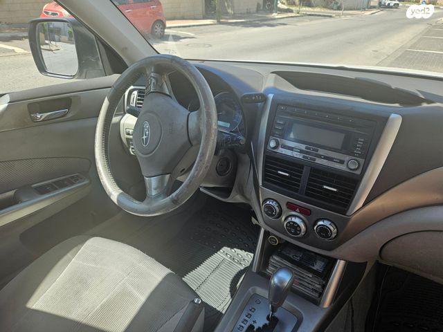 סובארו פורסטר