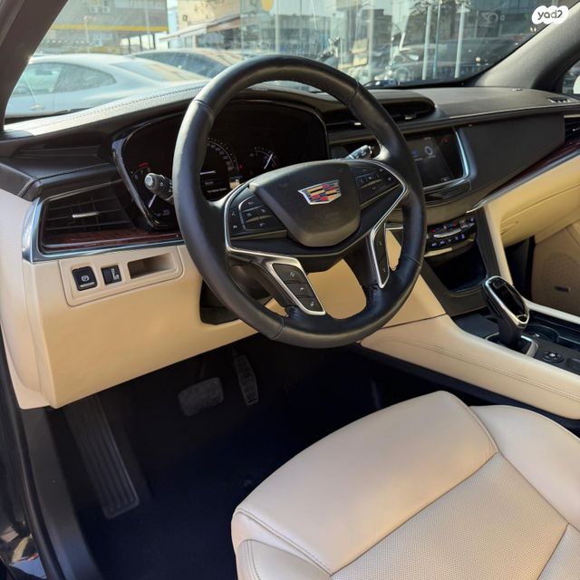 קאדילק XT5