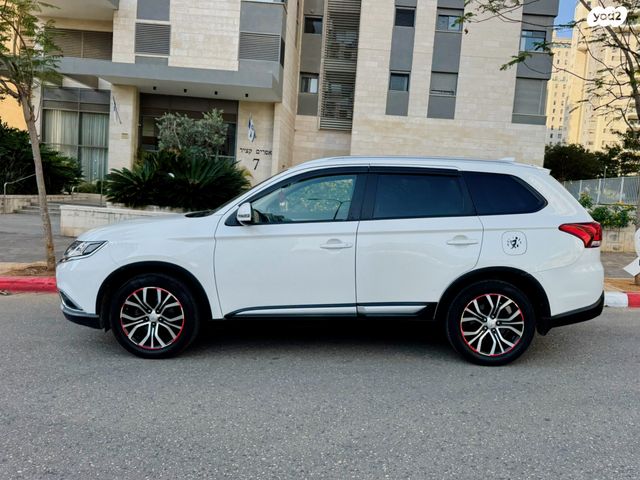 מיצובישי אאוטלנדר