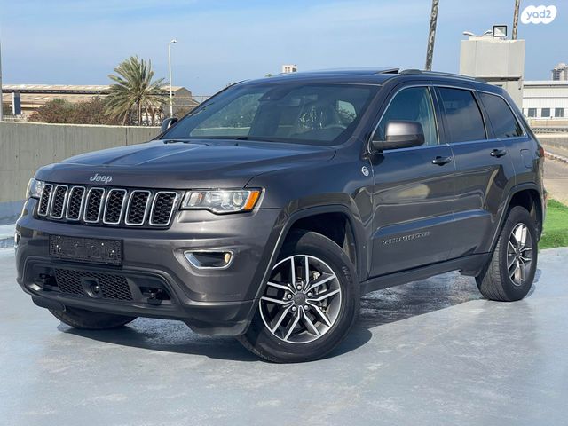 מודעת רכב ג'יפ גרנד צ'ירוקי