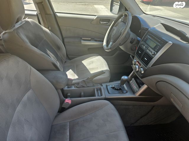 סובארו פורסטר