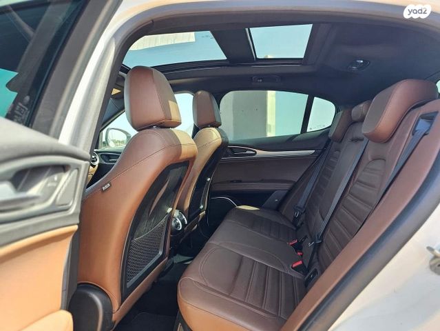 אלפא רומיאו סטלביו