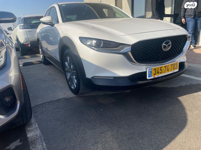 מודעת רכב מאזדה CX-30