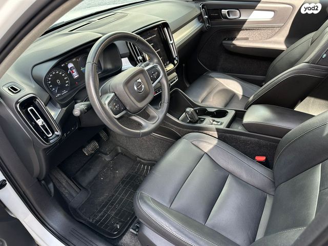 וולוו XC40