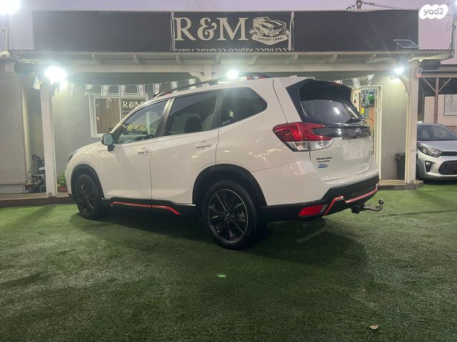 סובארו פורסטר