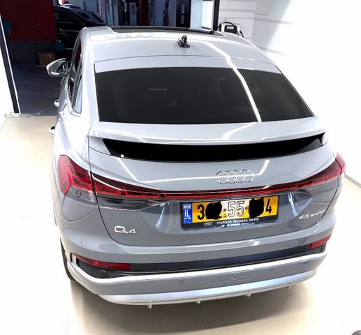 מודעת רכב אאודי Q4 e-tron