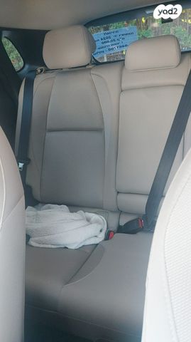 מודעת רכב מאזדה CX-30