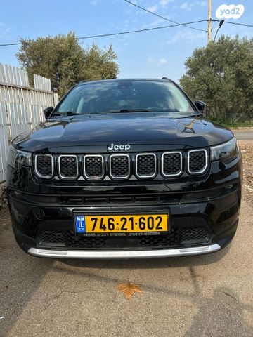 מודעת רכב ג'יפ קומפאס