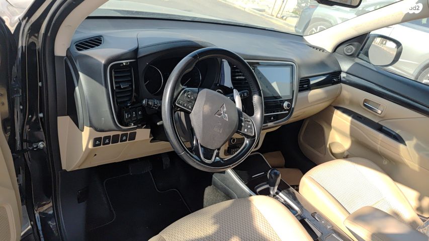 מיצובישי אאוטלנדר