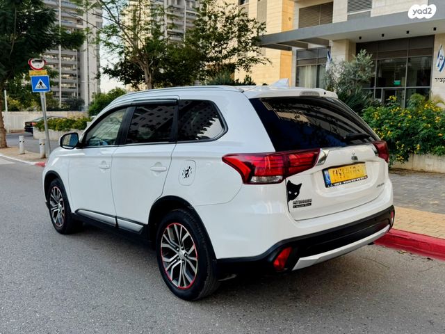 מיצובישי אאוטלנדר