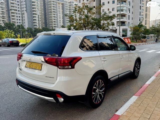 מיצובישי אאוטלנדר