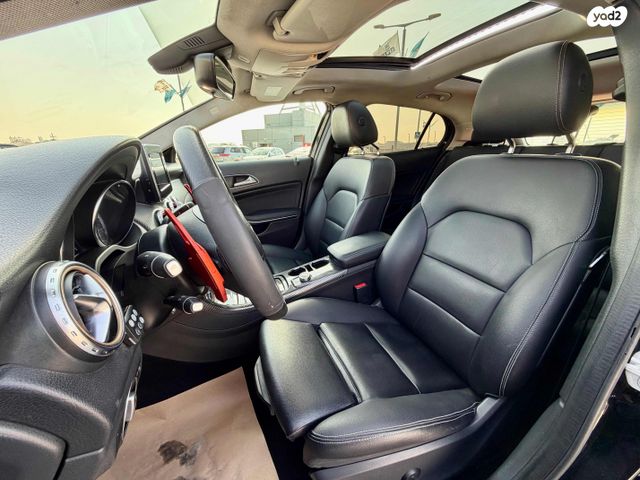 מרצדס-בנץ GLA