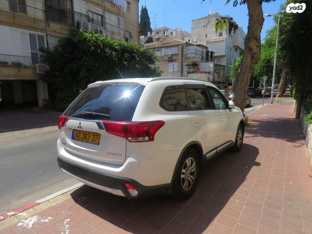 מיצובישי אאוטלנדר