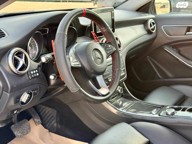 מרצדס-בנץ GLA