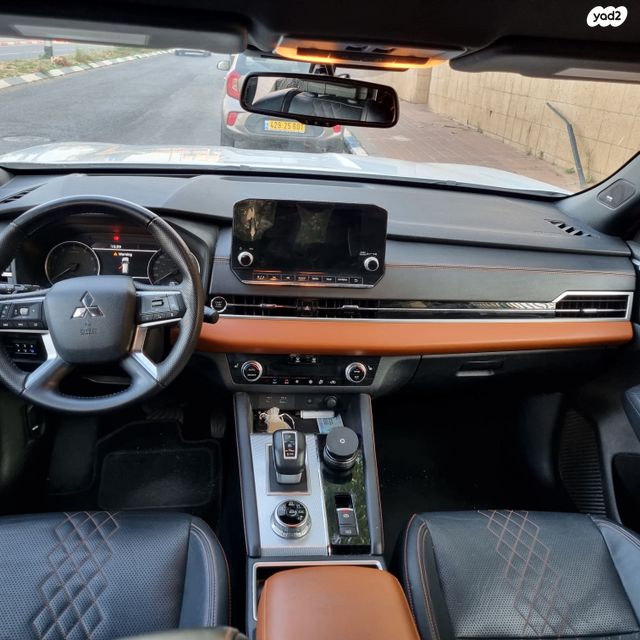 מיצובישי אאוטלנדר