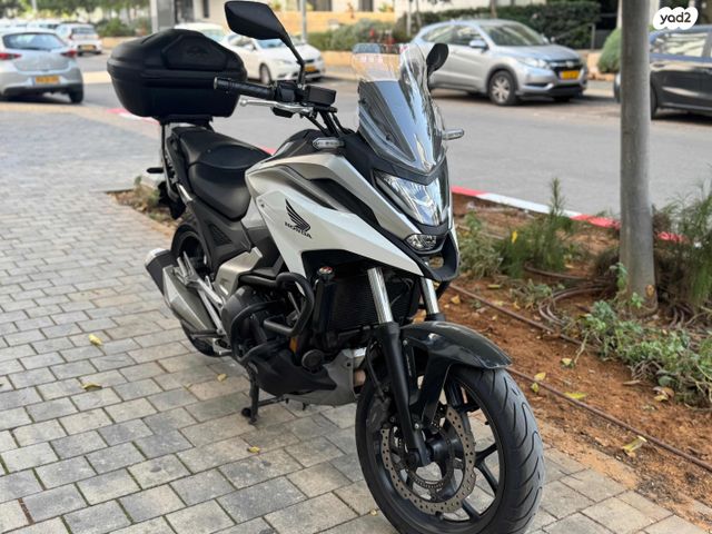 הונדה NC750X DCT