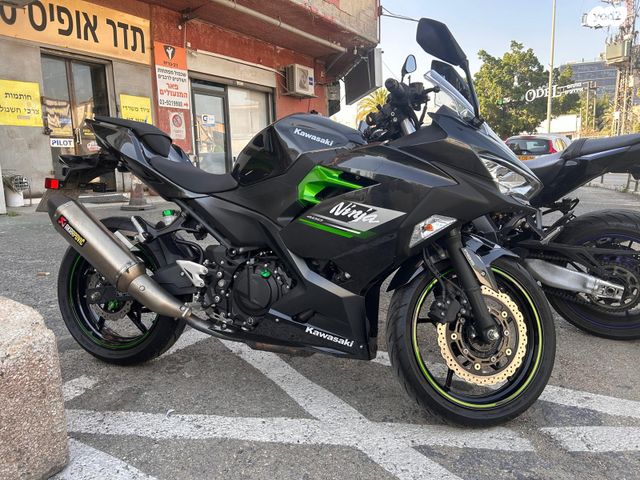 קאוואסאקי נינג'ה 400