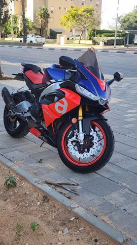 אפריליה RS660