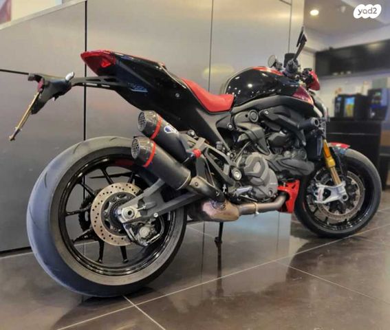 דוקאטי מונסטר 950