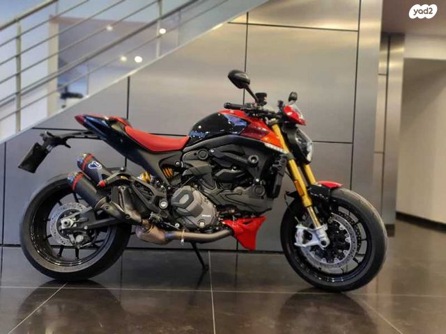 דוקאטי מונסטר 950