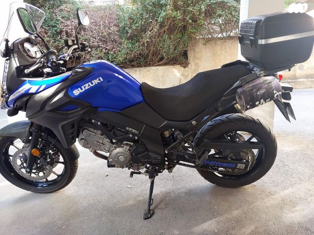 סוזוקי DL650 וי-סטרום