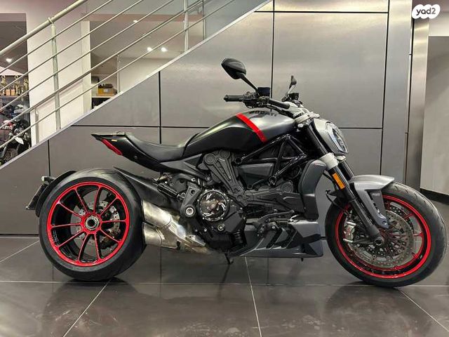 דוקאטי דיאבל X בלאק סטאר