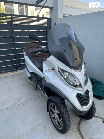 מודעת רכב פיאג'ו MP3 300