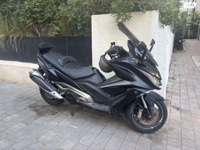 מודעת רכב קימקו AK 550