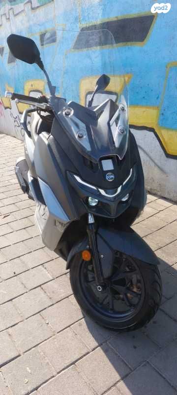 סאן יאנג מקסים 400i