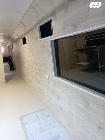 מודעת רכב ממונע אוטוקראוון