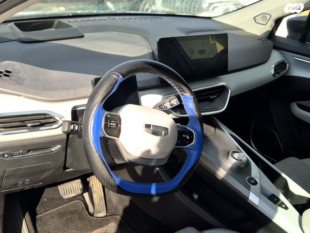 ג׳ילי Geometry C