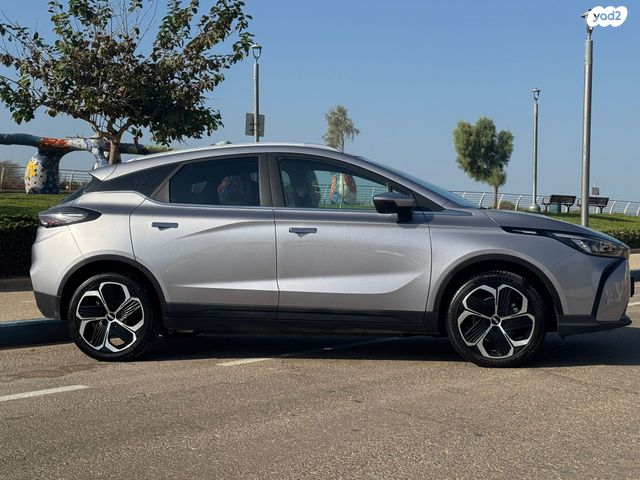 מודעת רכב ג׳ילי Geometry C