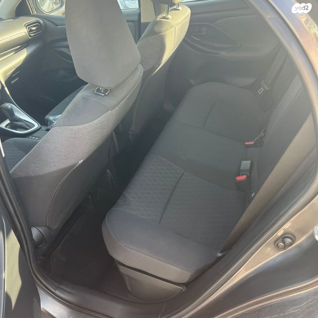 מודעת רכב טויוטה יאריס 2