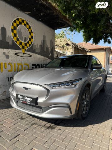 מודעת רכב פורד מוסטנג Mach-E