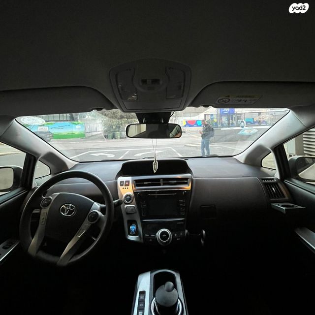 טויוטה פריוס פלוס