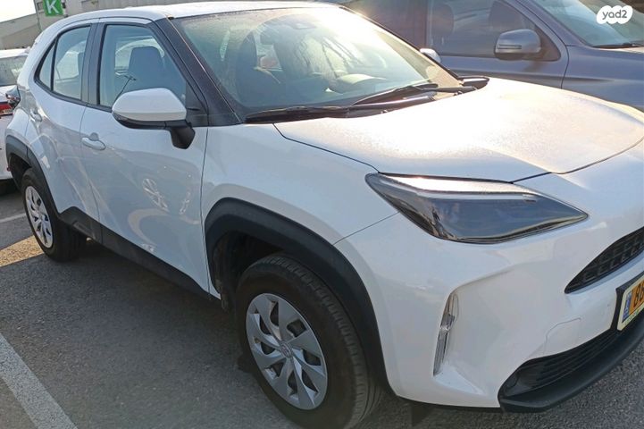 מודעת רכב טויוטה יאריס קרוס