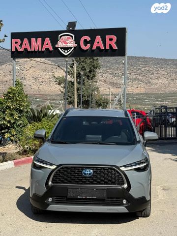מודעת רכב טויוטה קורולה קרוס