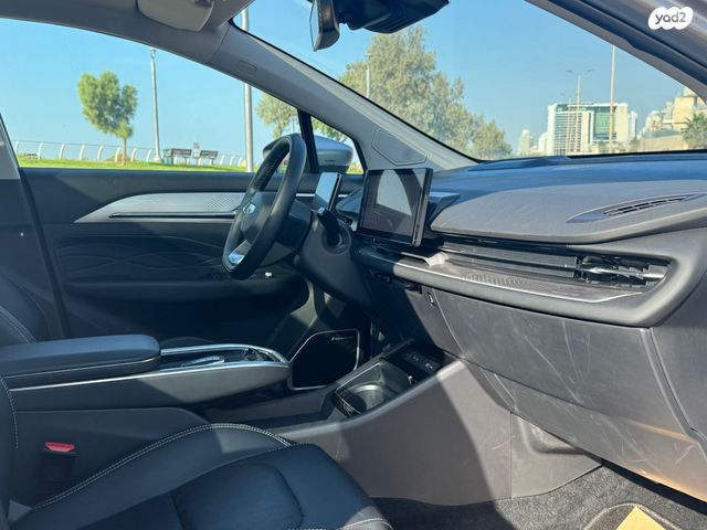 ג׳ילי Geometry C