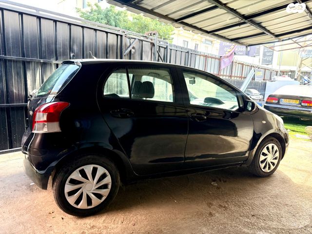 טויוטה יאריס