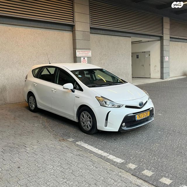 טויוטה פריוס פלוס