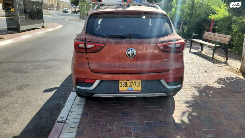 מודעת רכב אם ג'י ZS