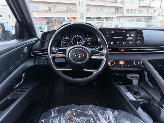 יונדאי אלנטרה