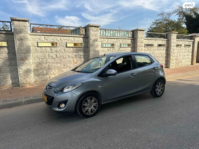 מודעת רכב מאזדה 2